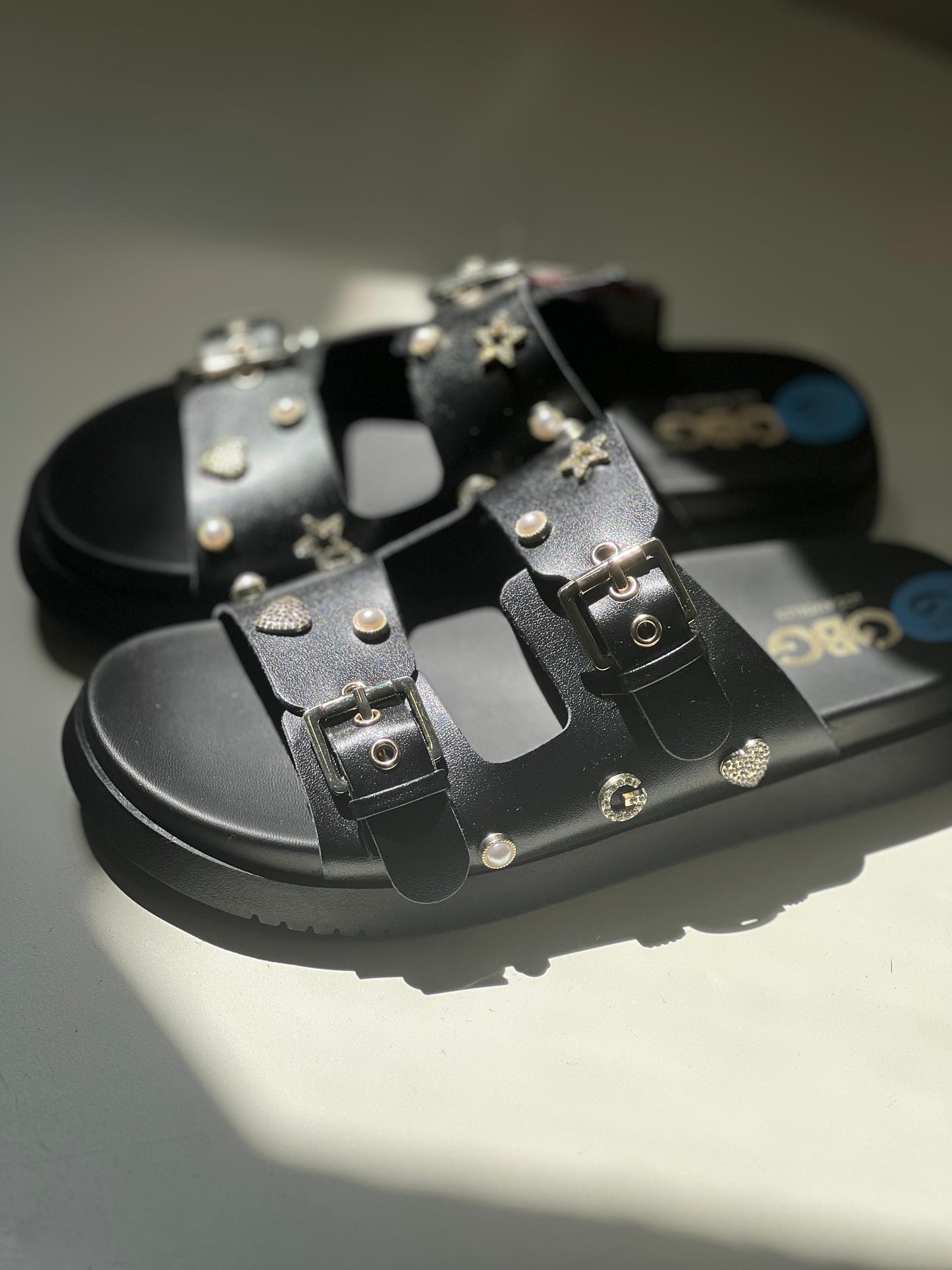 Guess- Sandals